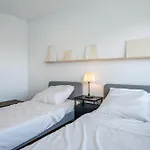 Mit Dachterrasse