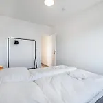 Mit Dachterrasse