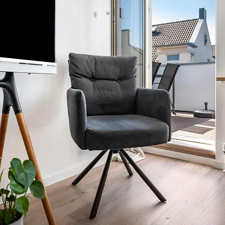 Mit Dachterrasse アパート